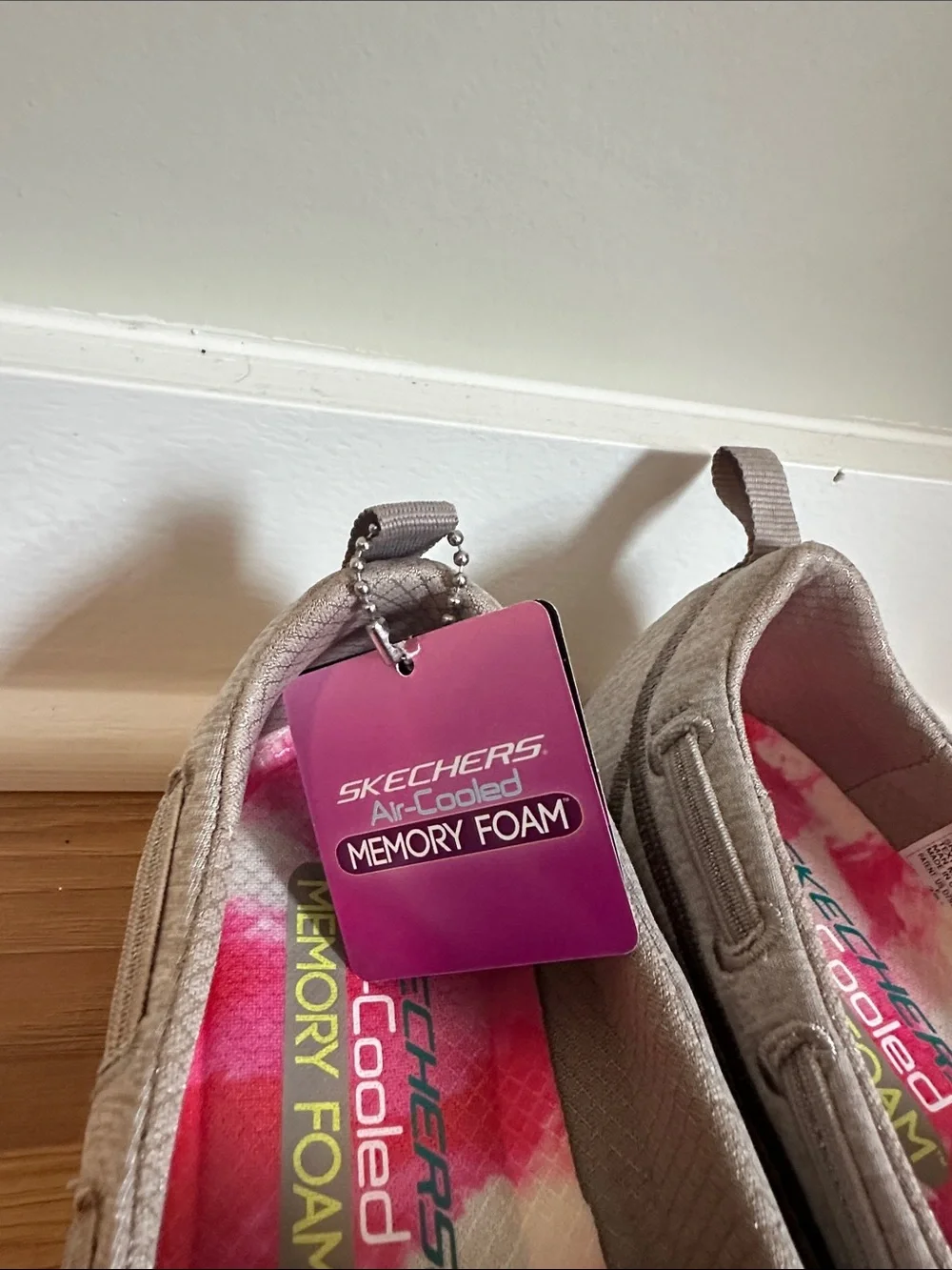 Skechers Women's Microburst Topnotch SIZE 7.5 NO BOX never worn with tags